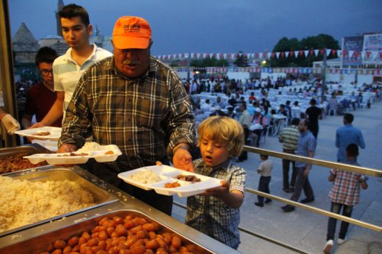 İHH ramazanda 2 milyon kişiye ulaştı